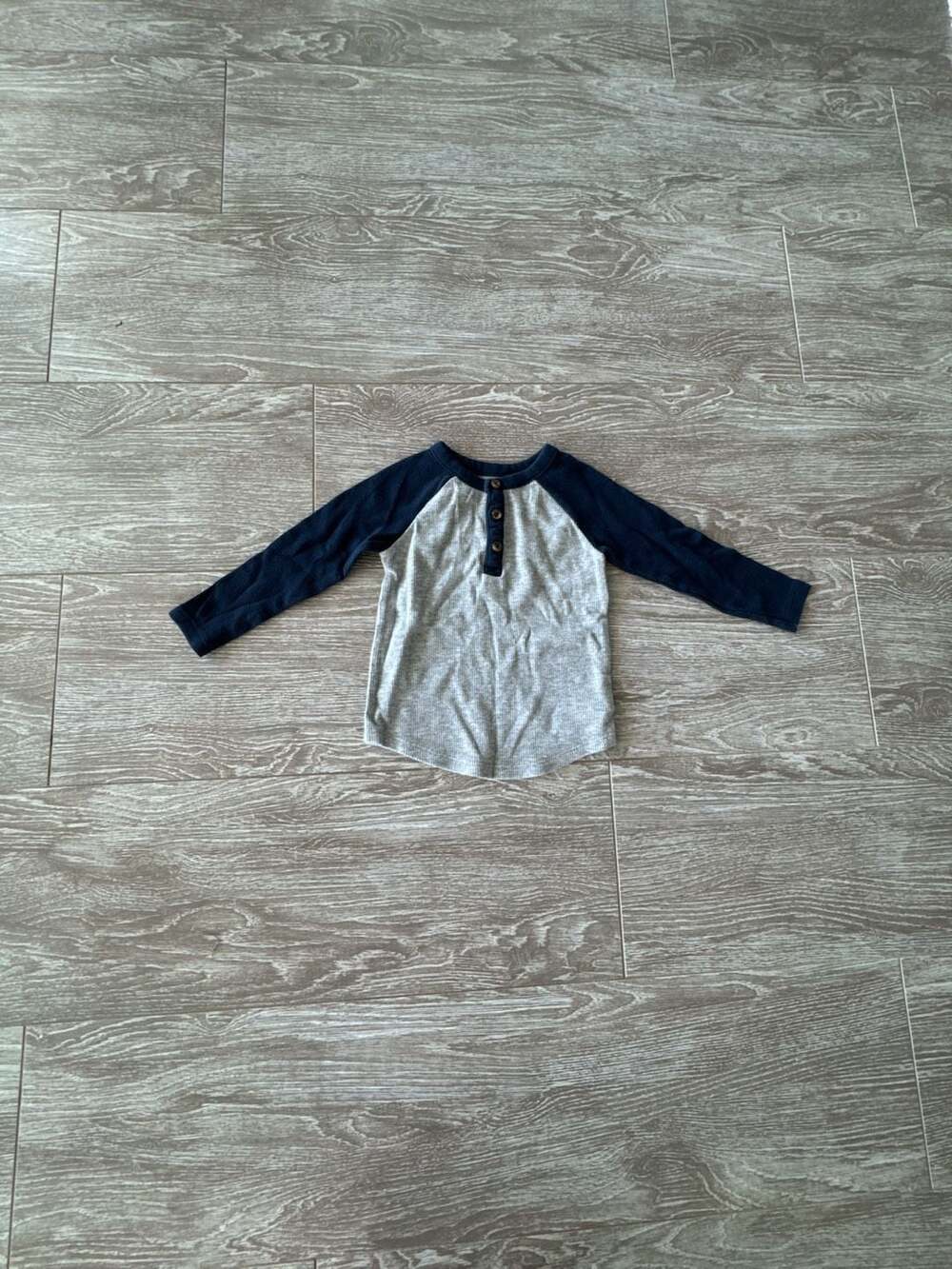 Old Navy Thermal Henley Shirt Size 2T Gray Blue
